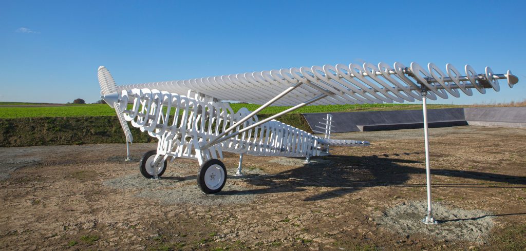  为了吸引游客，他们3D打印了一架和原型一样大的二战飞机模