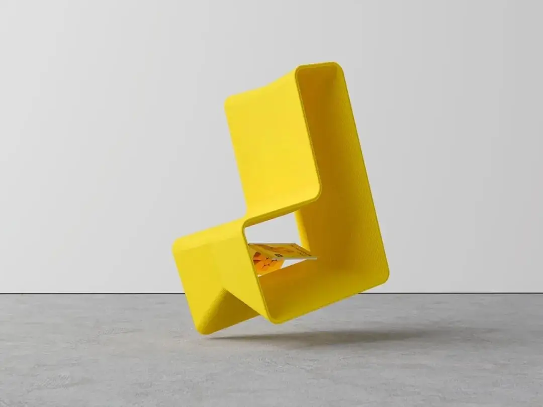 这把创意十足的3D打印椅子，竟可以当书签用