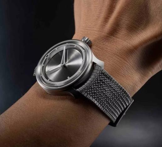 全球首款采用3D打印制造的钛合金表带——MING Polymesh