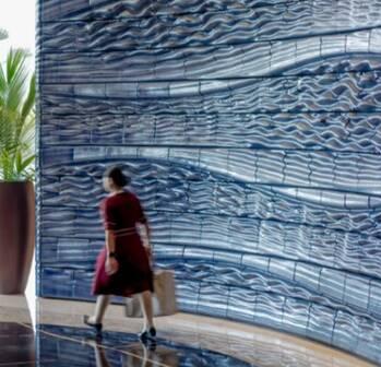 奢华酒店的科技艺术：3D打印陶瓷墙如何重新定义大堂空间